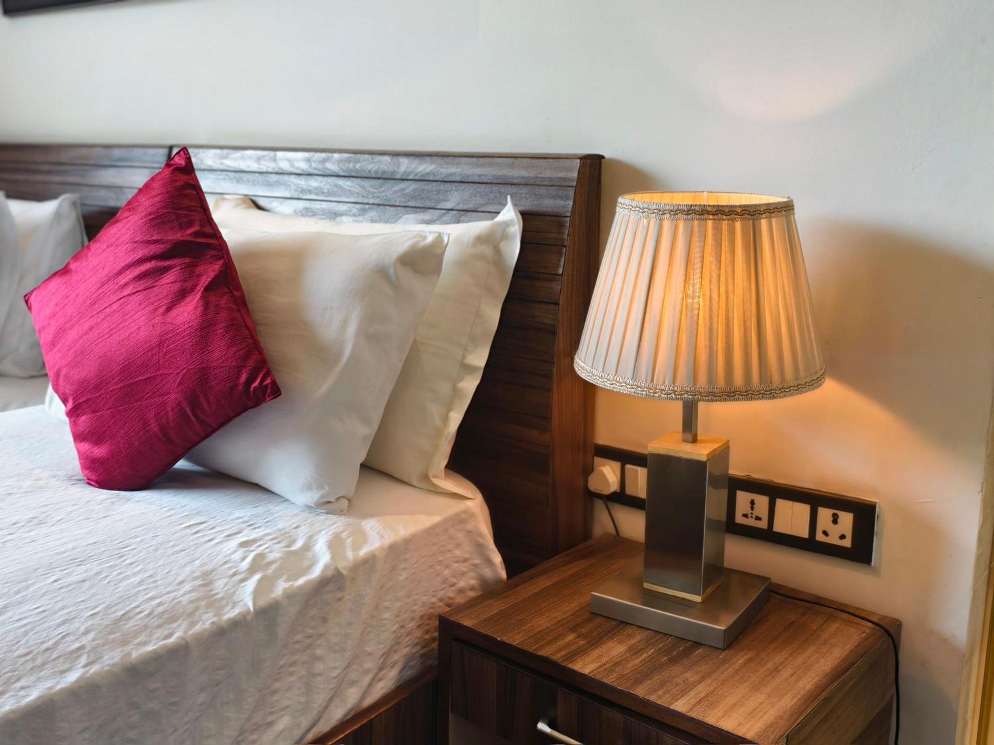 1 MILLION SUITES, GURGAON ****